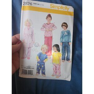 Simplicity 2826 Size AA Toddlers' and Child's Pajamas & Robe Pattern Uncut
